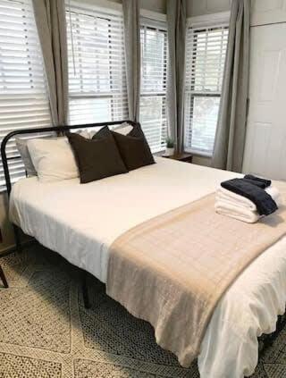 Spacious 4Br Retreat In The Heart Of Lafayette Εξωτερικό φωτογραφία