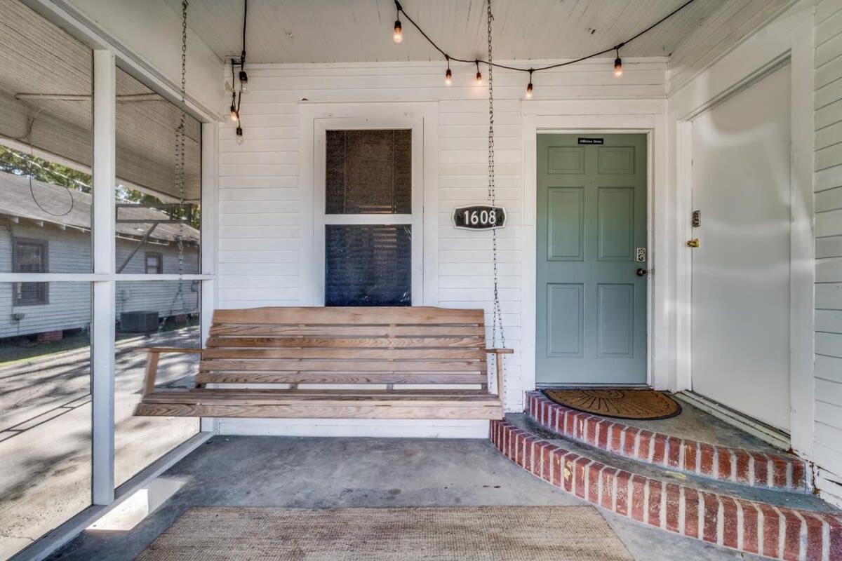 Spacious 4Br Retreat In The Heart Of Lafayette Εξωτερικό φωτογραφία